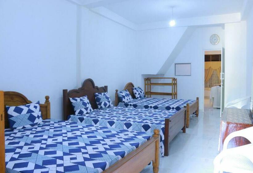 家庭间, Rochesta Holiday Inn