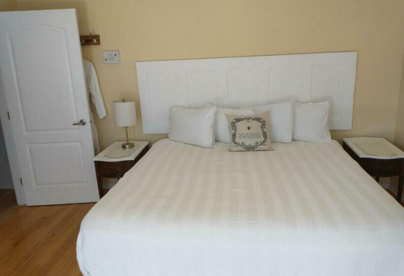 اتاق استاندارد با تخت بزرگ, By The Bay Lavender Villa