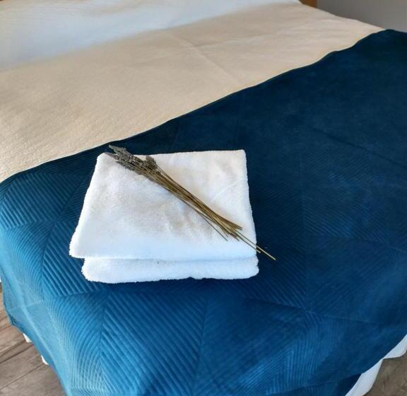 غرفة ديلوكس مطلّة علي البحر مزوَّدة بشُرفة, By The Bay Lavender Villa