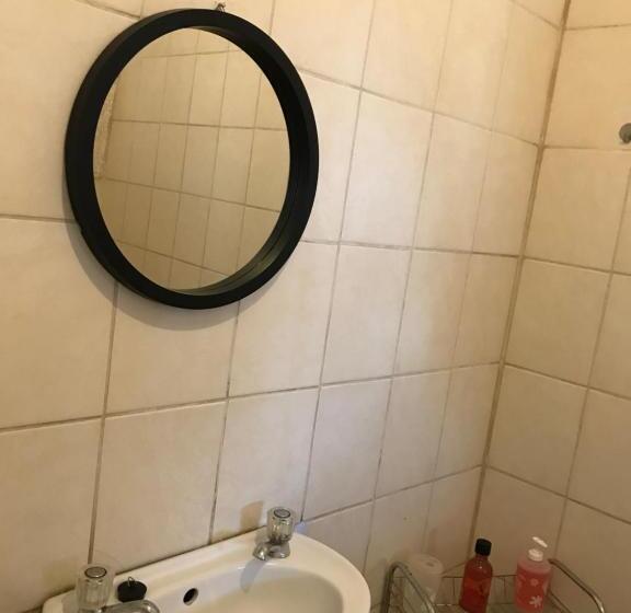 اتاق استاندارد, Frensie’s Bed And Breakfast