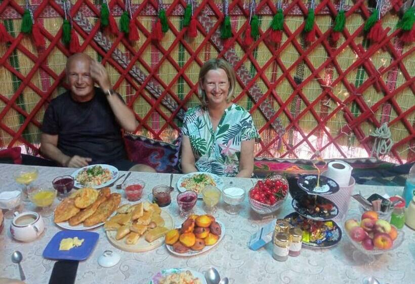 اتاق خانوادگی, Green Guest House