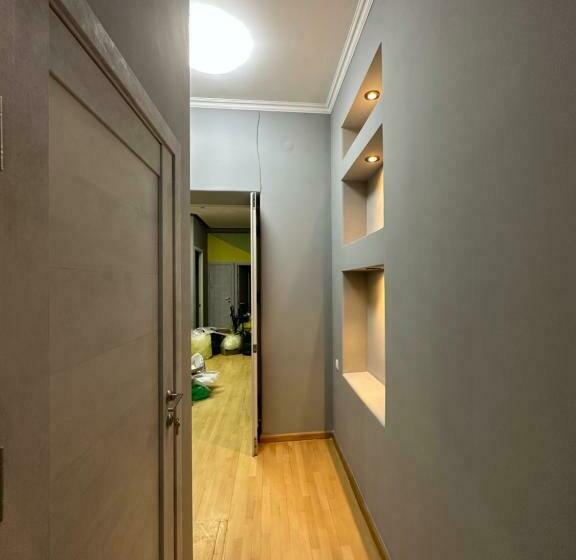 Camera Standard, Monami Guest House