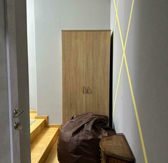 Camera Standard, Monami Guest House