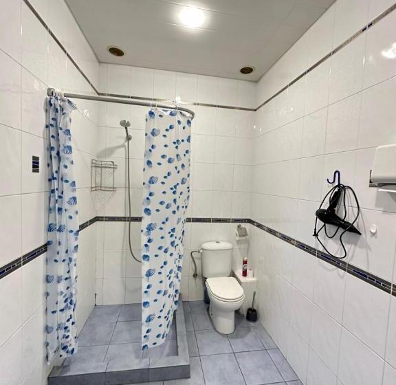 Camera Standard, Monami Guest House