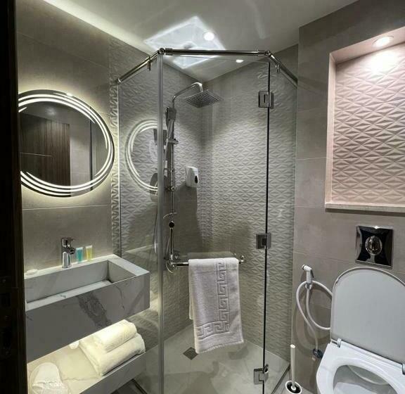 سوئیت با تخت بزرگ, Red Carpet Suites