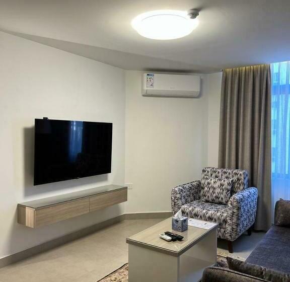 سوئیت با تخت بزرگ, Red Carpet Suites