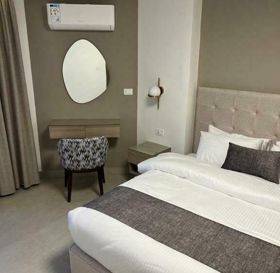 سوئیت با تخت بزرگ, Red Carpet Suites