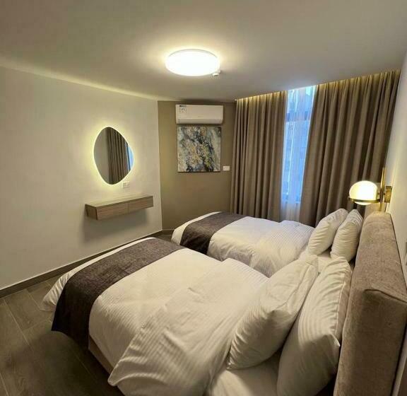 سوئیت با تخت بزرگ, Red Carpet Suites