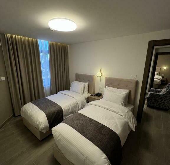 سوئیت با تخت بزرگ, Red Carpet Suites