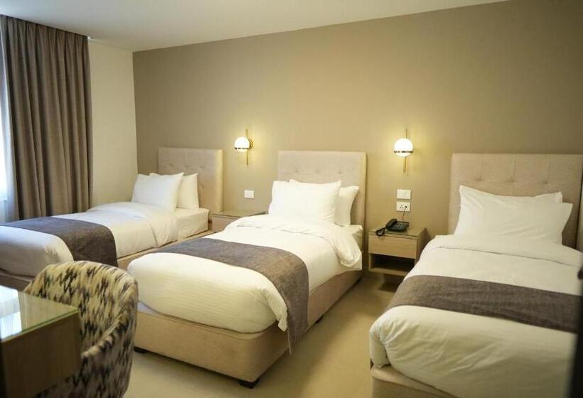 سوئیت با تخت بزرگ, Red Carpet Suites