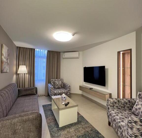 سوئیت با تخت بزرگ, Red Carpet Suites