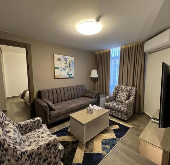 سوئیت با تخت بزرگ, Red Carpet Suites