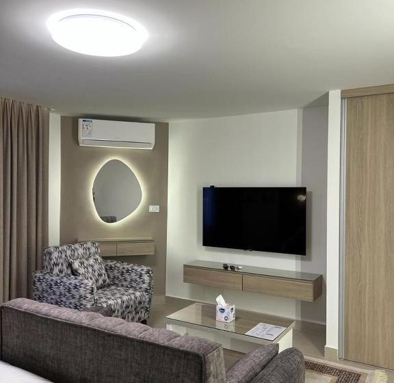 اتاق لوکس با تخت بزرگ, Red Carpet Suites