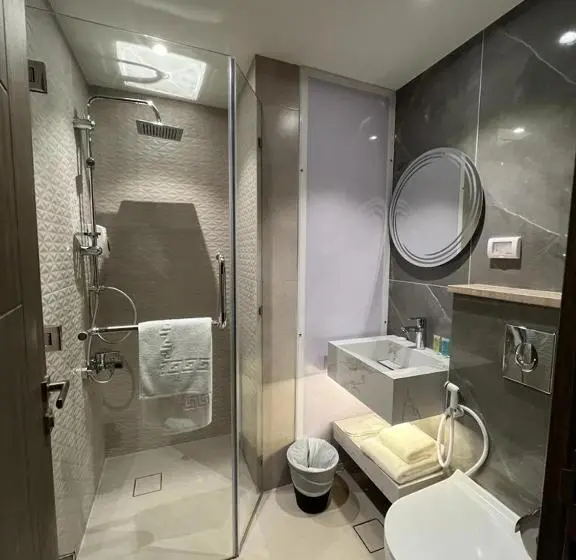 سوییت جونیور لوکس, Red Carpet Suites