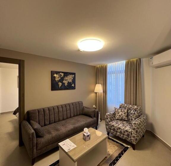 سوییت جونیور لوکس, Red Carpet Suites