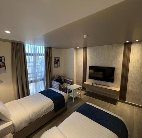 اتاق اکونومی, Red Carpet Suites