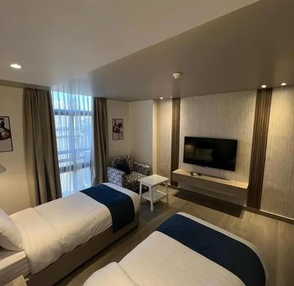 اتاق اکونومی, Red Carpet Suites