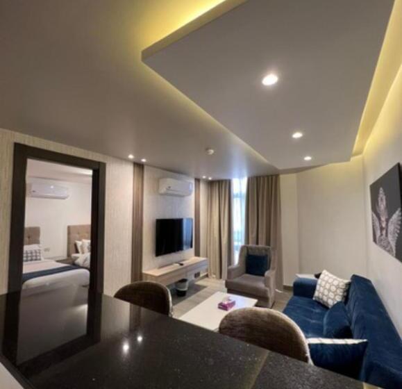 سوییت جونیور لوکس, Red Carpet Suites