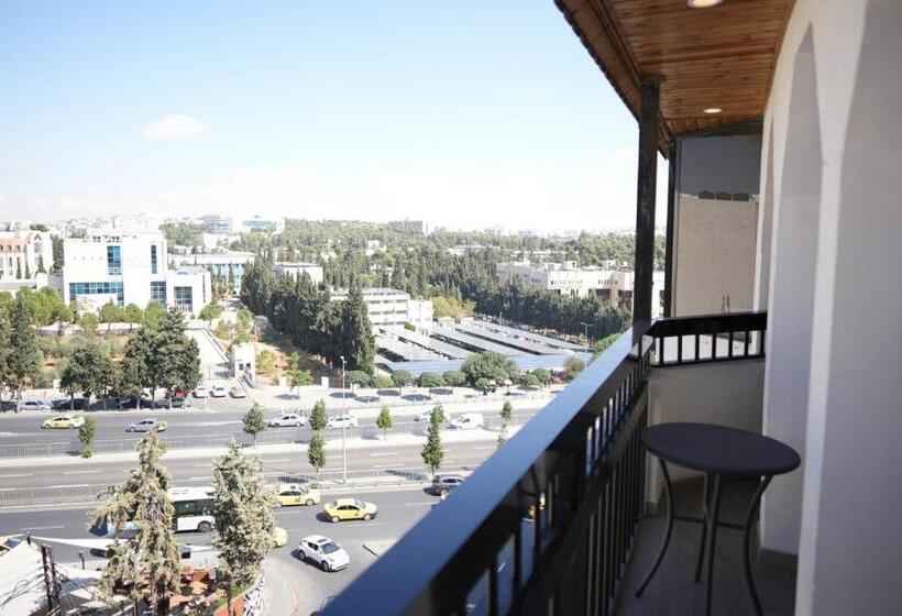 سوئیت 2 خوابه, Red Carpet Suites