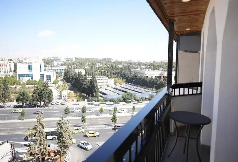 سوئیت 2 خوابه, Red Carpet Suites