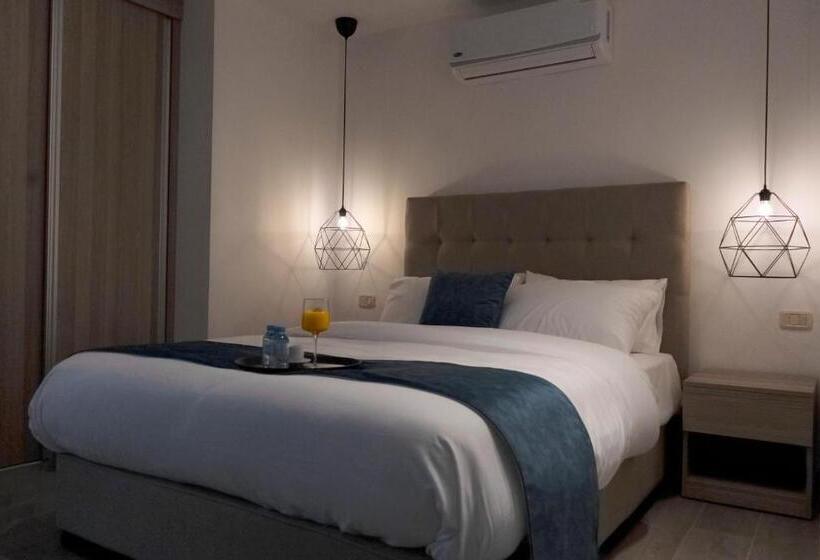 سوئیت 2 خوابه, Red Carpet Suites