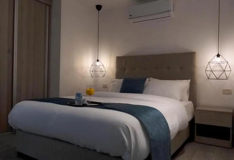 سوئیت 2 خوابه, Red Carpet Suites