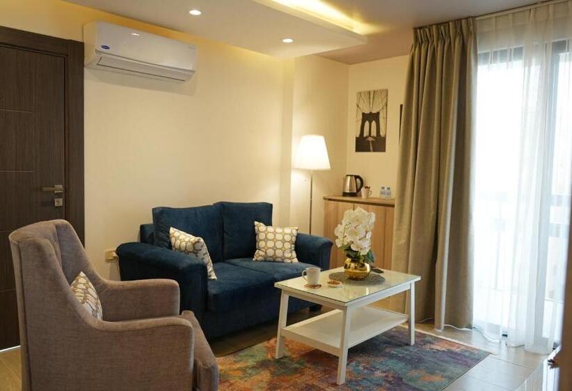 سوئیت 2 خوابه, Red Carpet Suites