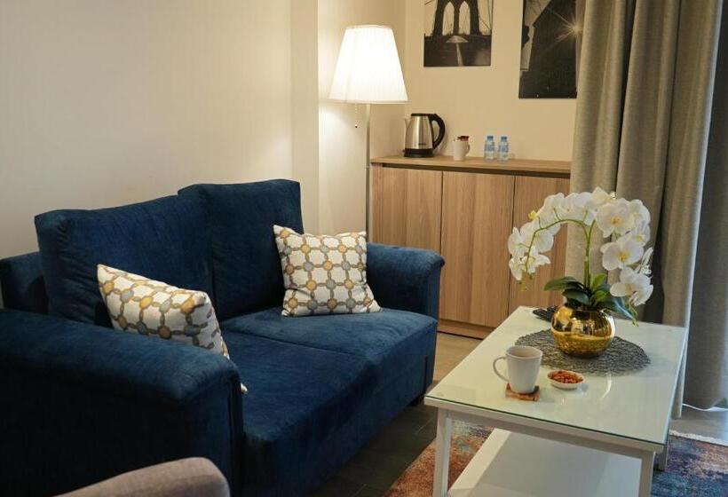 سوئیت 2 خوابه, Red Carpet Suites