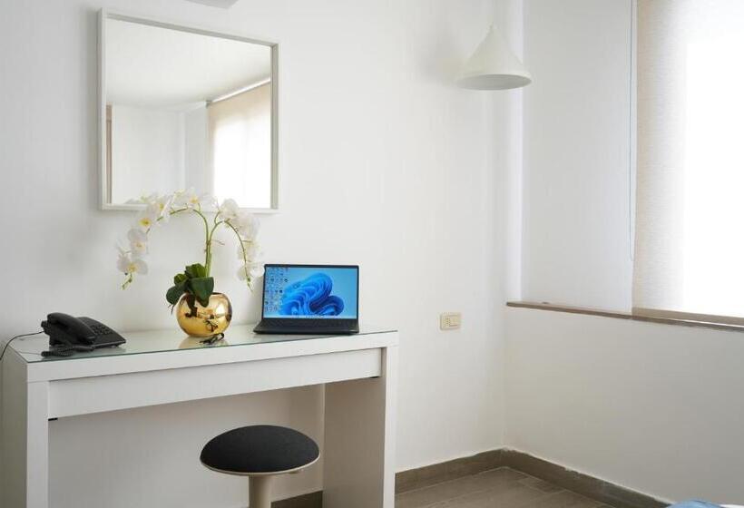 سوئیت 2 خوابه, Red Carpet Suites