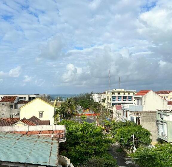 اتاق استاندارد چهارنفره با بالکن, Tuna Hotel Phú Yên