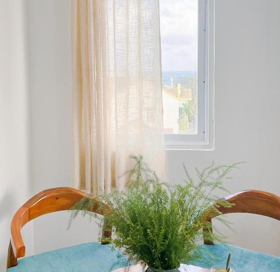 اتاق استاندارد چهارنفره با بالکن, Tuna Hotel Phú Yên