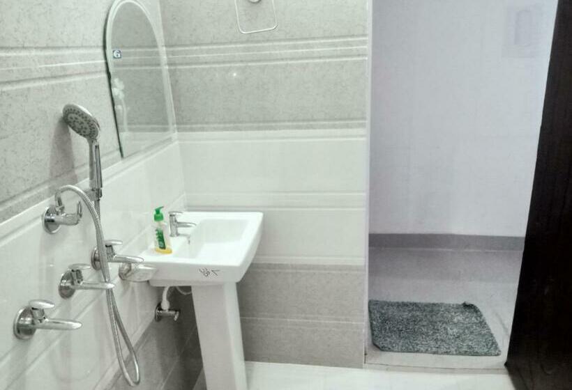 חדר דלוקס, Gujrada Peaks Home Stay