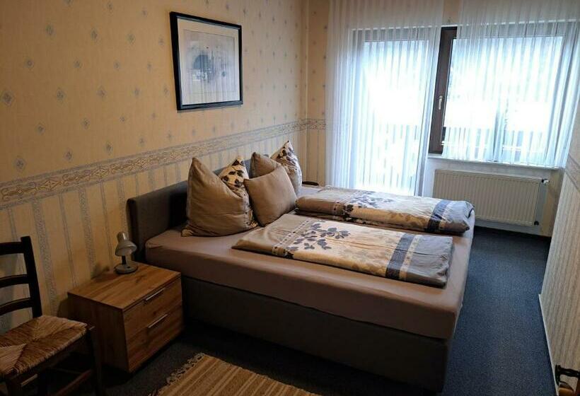 חדר סטנדרט עם מרפסת, Moselpension Gwosch