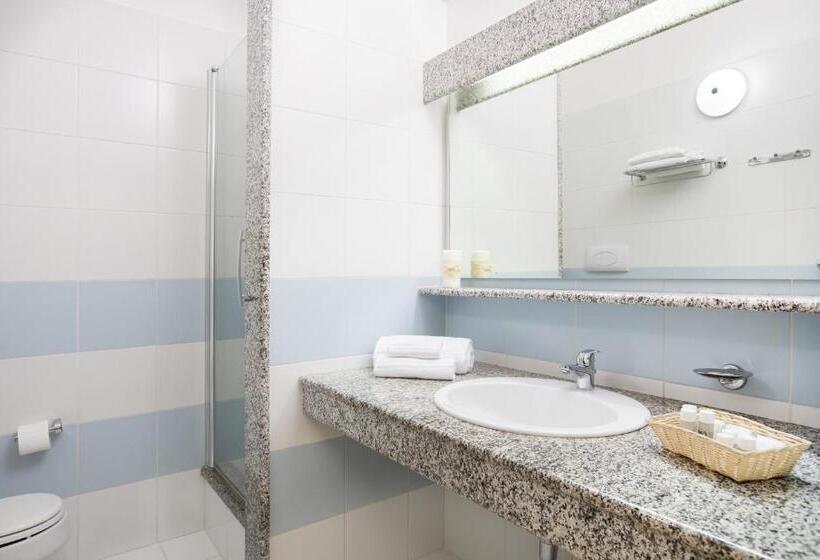 家庭间, Nicolaus Club Quattro Lune Resort