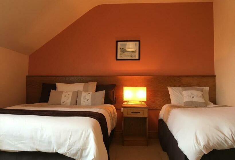 Triple Room Sea View, The Clady