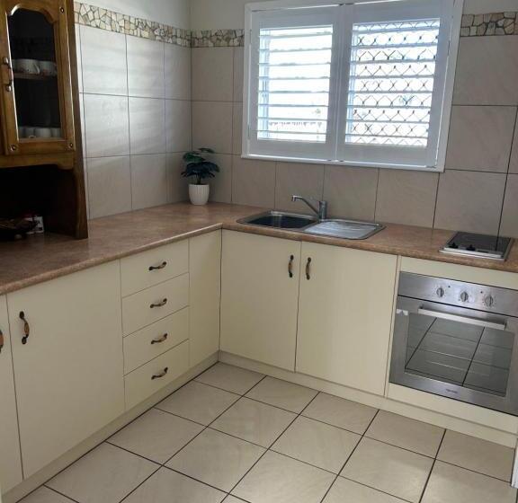 דירת חדר בקומת קרקע, Toowoomba Hospital Apartments