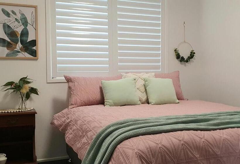 דירת שלושה חדרים, Toowoomba Hospital Apartments