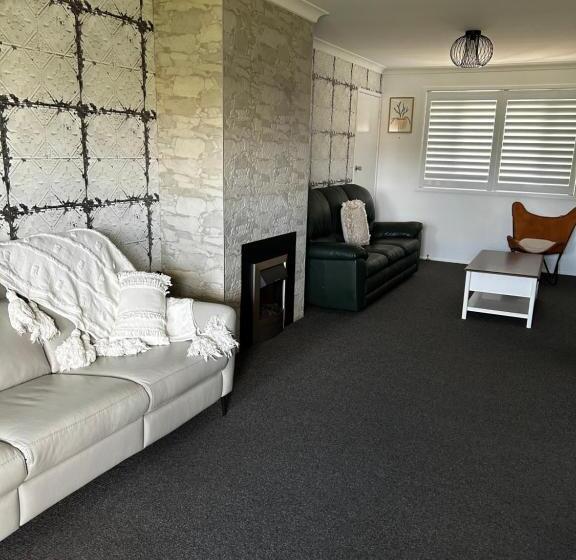 דירת שלושה חדרים, Toowoomba Hospital Apartments