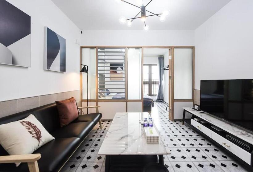 スタンダードスタジオ, Wesu Weisu Executive Apartment Shenzhen Shenda Metro Store