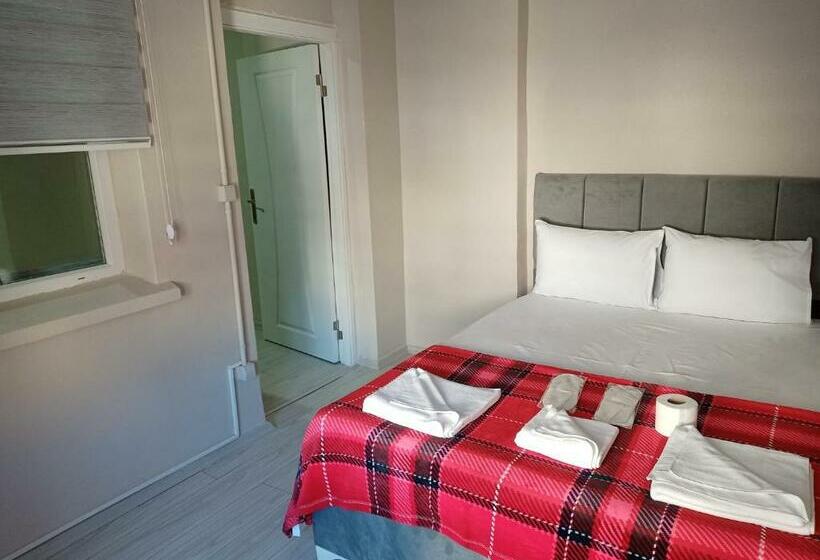 استودیو خانوادگی, Ava Suits 1+1