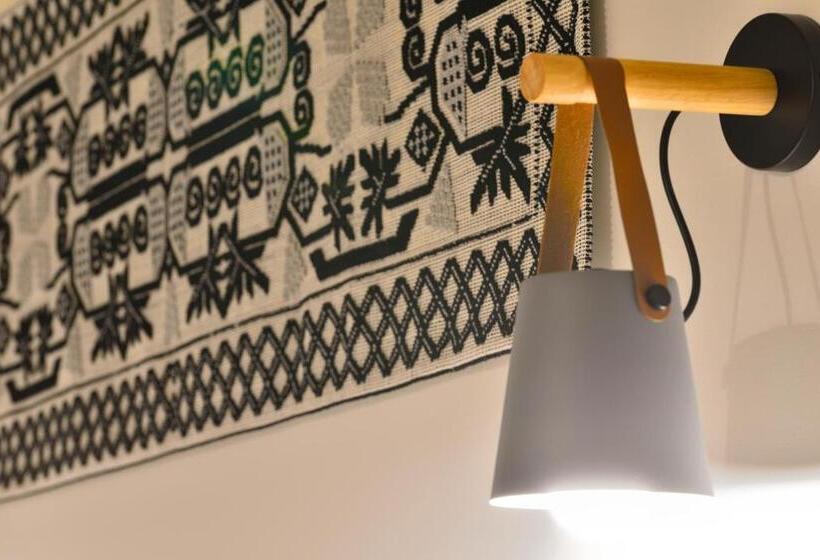 スタンダードルーム, Almarì