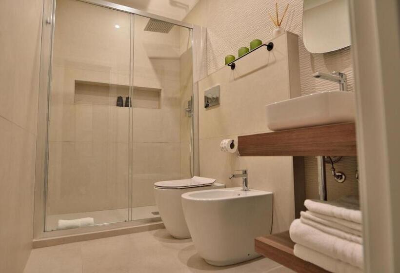 スタンダードルーム, Almarì