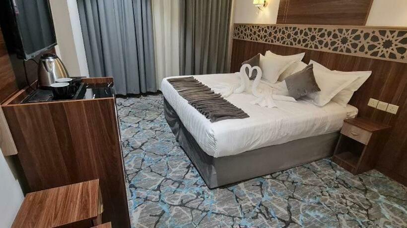 이코노미 룸, فندق بياك أوتيل الروضة