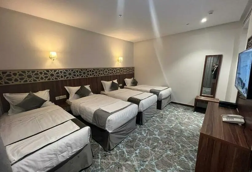 Economy Quadruple Room, فندق بياك أوتيل الروضة