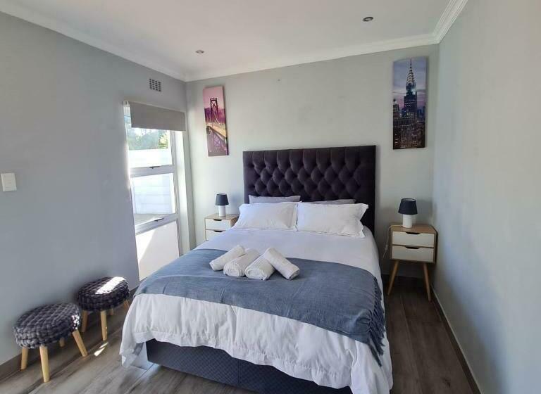 غرفة قياسية مطلّة علي حمام السباحة, 51 On Vlei