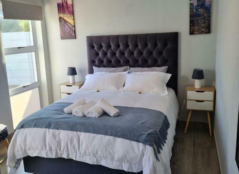 غرفة قياسية مطلّة علي حمام السباحة, 51 On Vlei