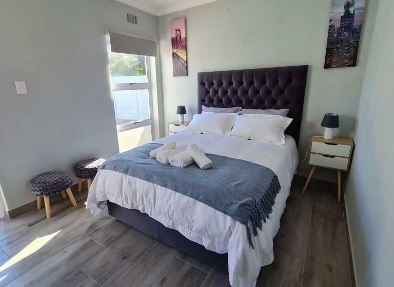 غرفة قياسية مطلّة علي حمام السباحة, 51 On Vlei