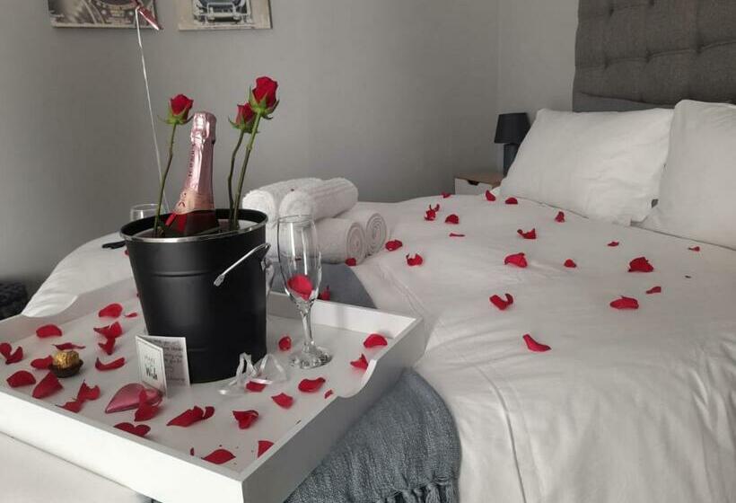 غرفة قياسية مطلّة علي حمام السباحة, 51 On Vlei