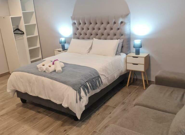 غرفة عائلية, 51 On Vlei