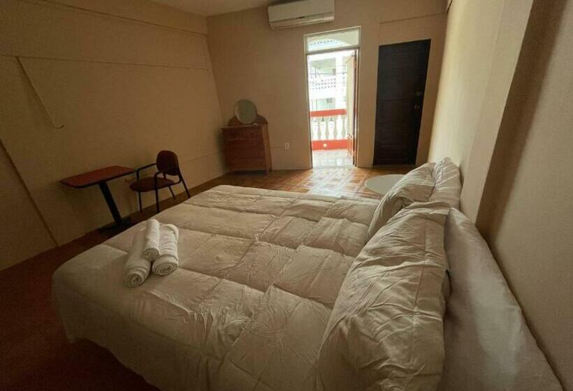 חדר אקונומי, Arnold S Guest House